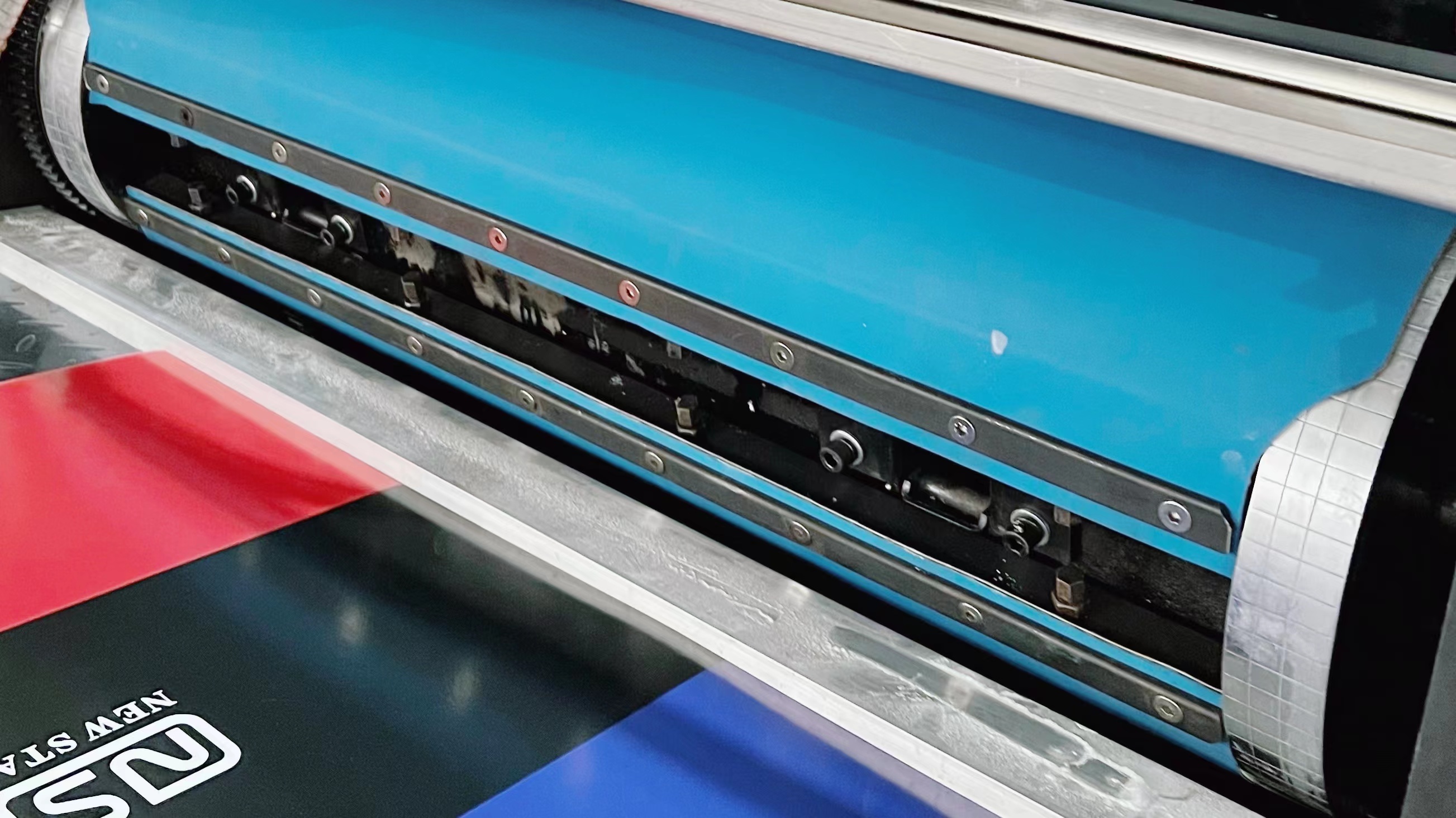 What Are the Methods of UV Coating?